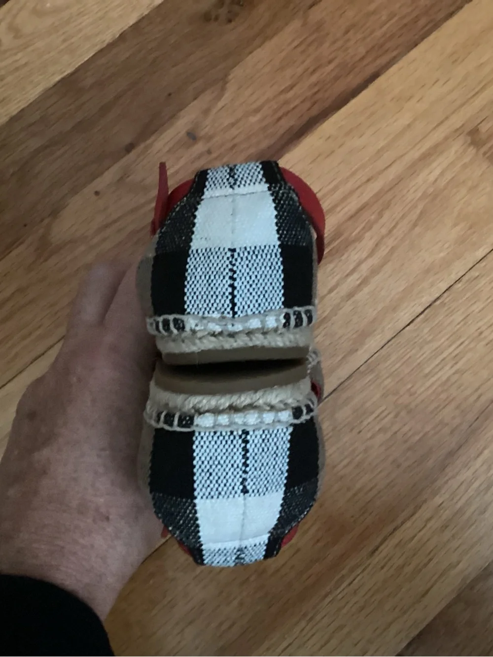 Burberry girls sandals